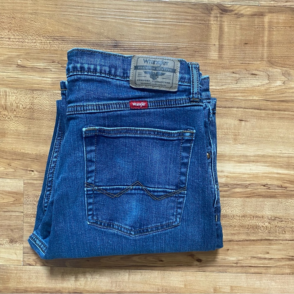 Wrangler Men’s 32x32 Premium Flex Relaxed Fit Bootcut Jeans Western Cowboy Work